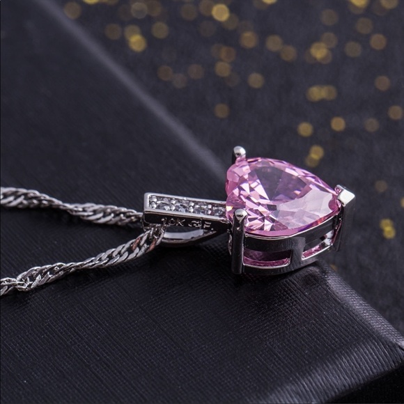 New Silver Heart Beautiful  Sapphire Necklace New - Picture 4 of 8